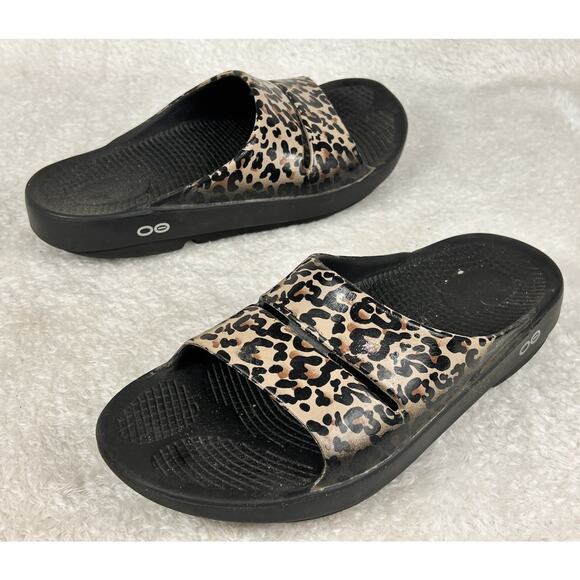 OOFOS OOahh Womens Size 8 Recovery Black Leopard Luxe Limited Slide Sandals. - Picture 1 of 6
